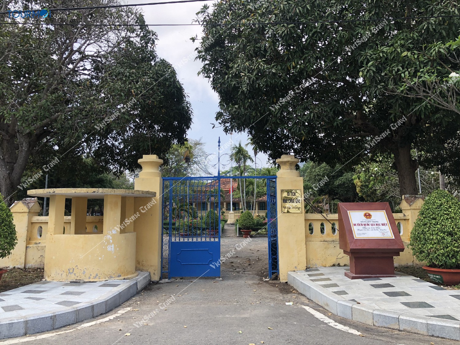 10 điểm thăm quan không thể bỏ qua khi du lịch Côn Đảo - Ảnh 5 10 điểm thăm quan không thể bỏ qua khi du lịch Côn Đảo - Ảnh 5