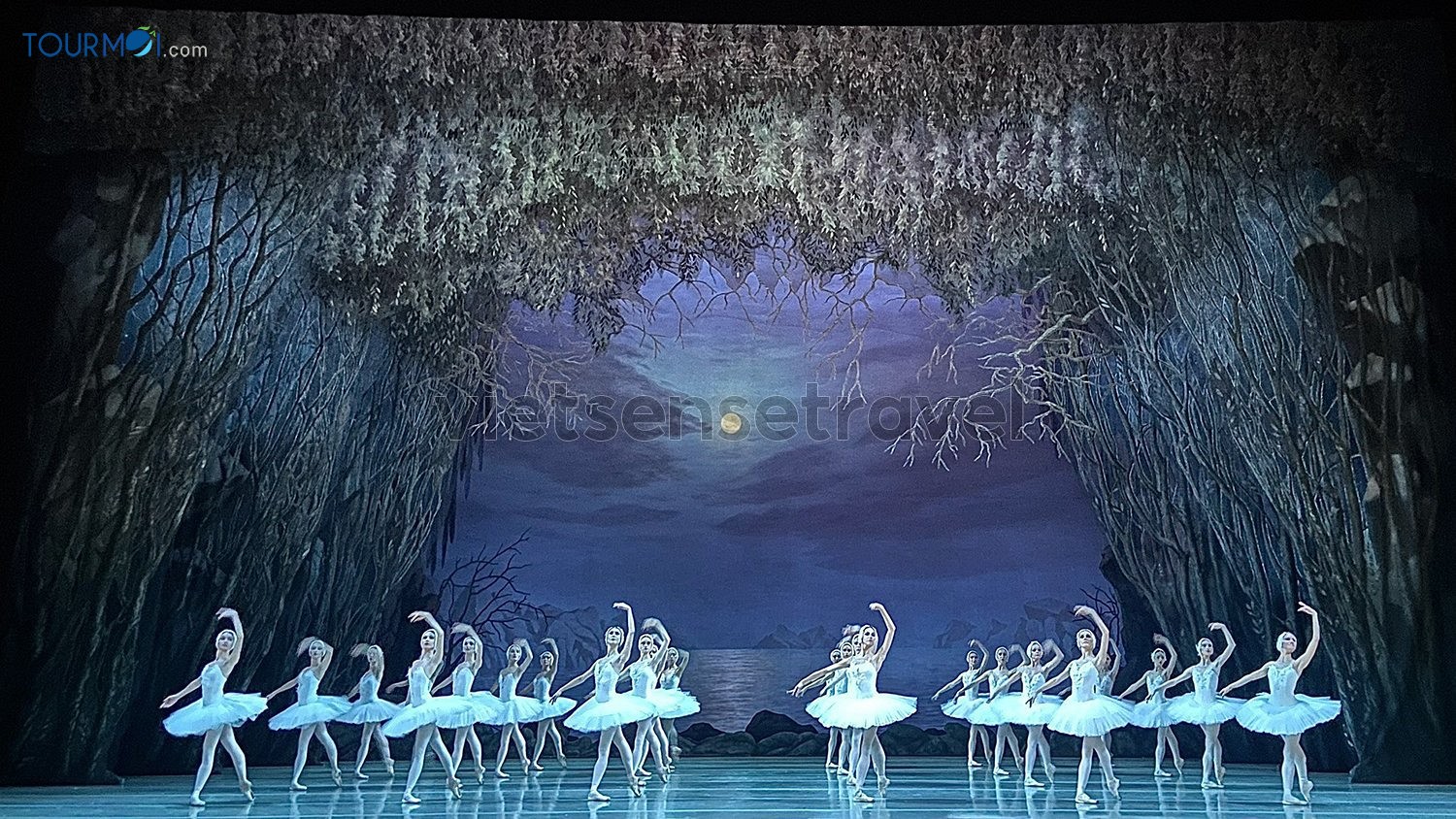 15 Điểm du lịch nổi tiếng ở Saint Petersburg phải đến - Ảnh 21 15 Điểm du lịch nổi tiếng ở Saint Petersburg phải đến - Ảnh 21