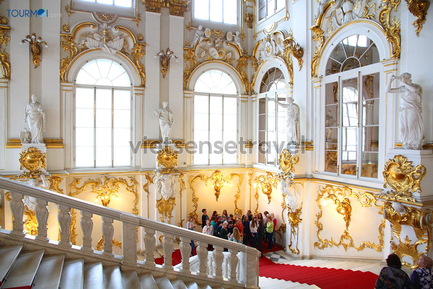 15 Điểm du lịch nổi tiếng ở Saint Petersburg phải đến - Ảnh 3 15 Điểm du lịch nổi tiếng ở Saint Petersburg phải đến - Ảnh 3