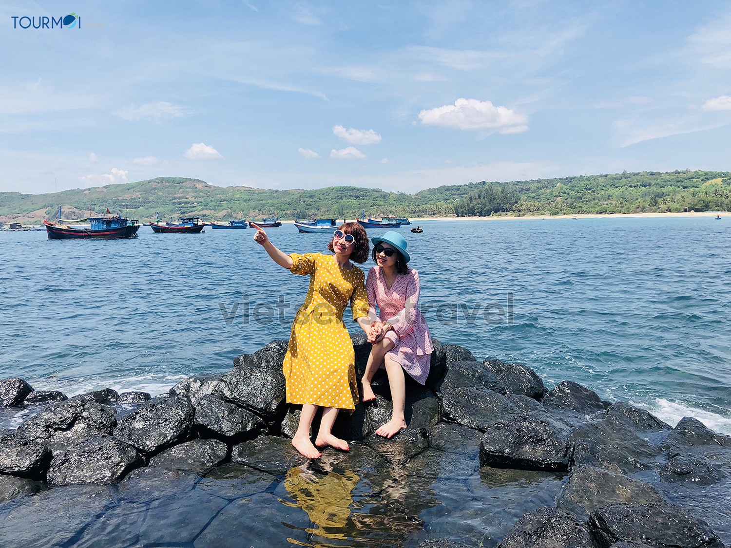 Top 6 Địa điểm du lịch Biển đẹp nhất Miền Trung và Nam Trung Bộ - Ảnh 4 Top 6 Địa điểm du lịch Biển đẹp nhất Miền Trung và Nam Trung Bộ - Ảnh 4