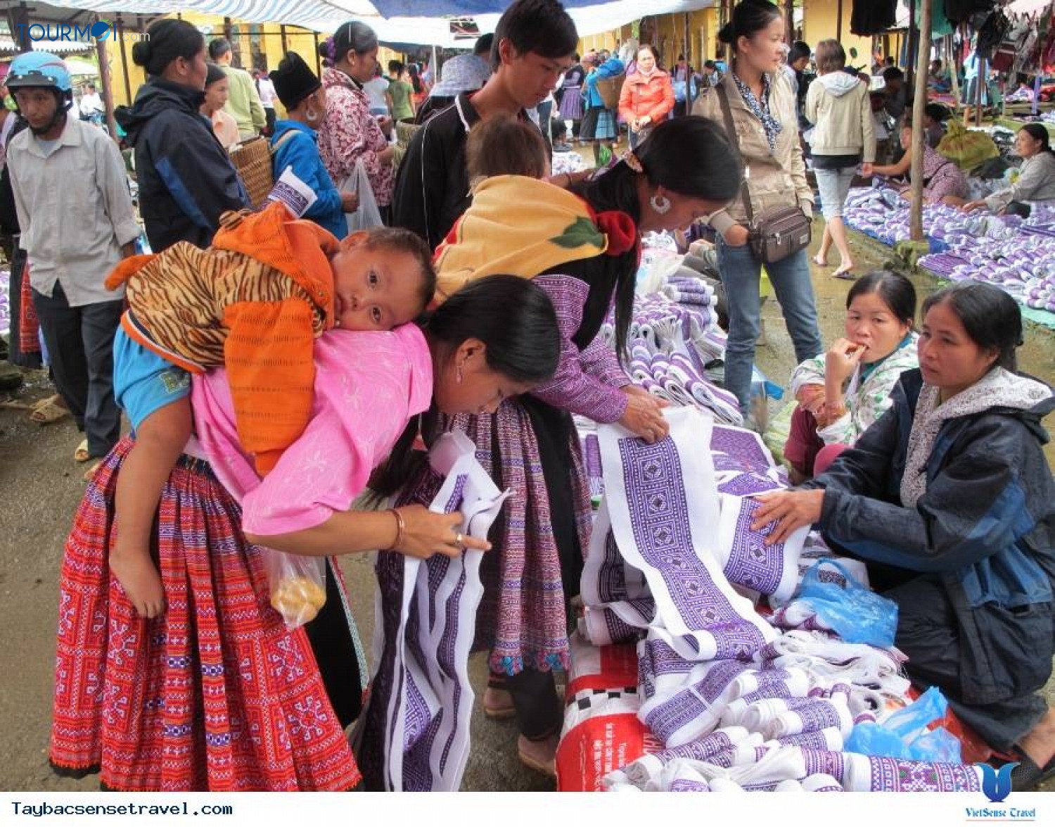 Chợ Phiên Pà Cò, Điểm đến ít người biết ở Mai Châu - Ảnh 1 Chợ Phiên Pà Cò, Điểm đến ít người biết ở Mai Châu - Ảnh 1