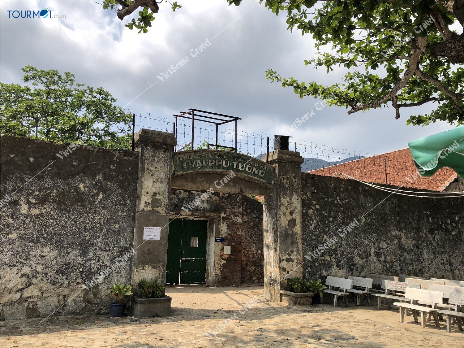 Choáng váng với khu biệt giam di tích nhà tù Côn Đảo - Ảnh 1 Choáng váng với khu biệt giam di tích nhà tù Côn Đảo - Ảnh 1