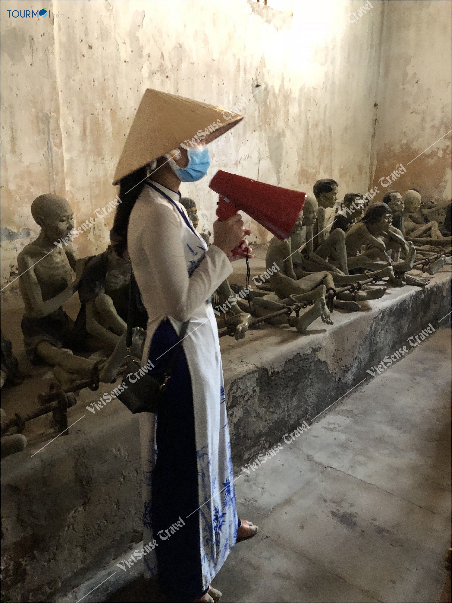 Choáng váng với khu biệt giam di tích nhà tù Côn Đảo - Ảnh 2 Choáng váng với khu biệt giam di tích nhà tù Côn Đảo - Ảnh 2