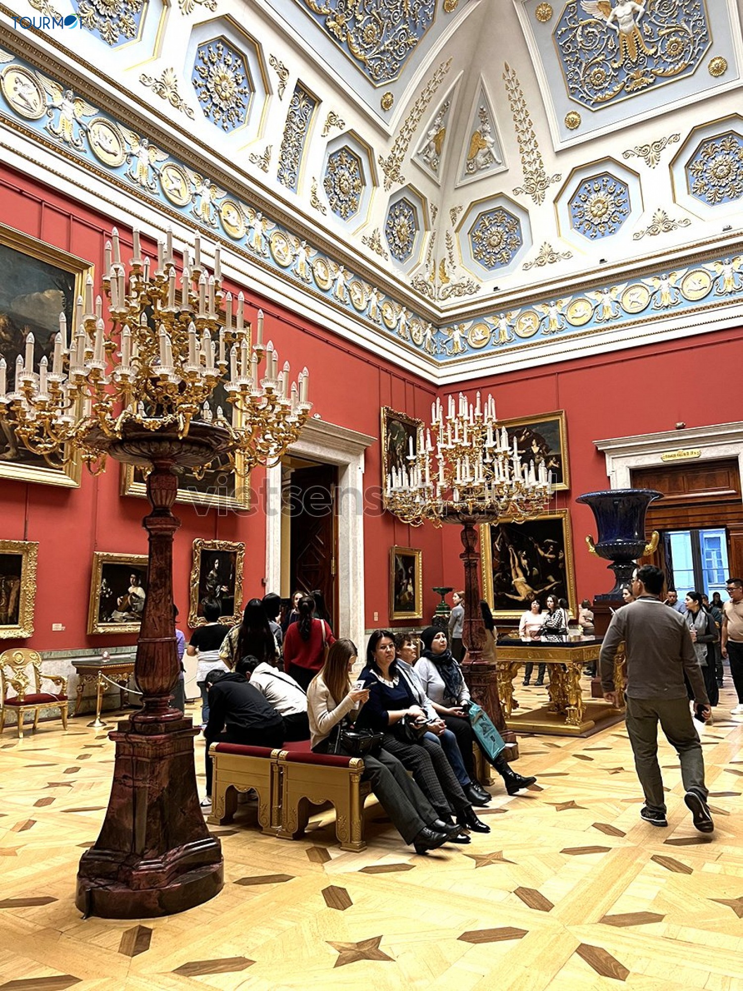 Hướng dẫn thăm quan Cung Điện Mùa Đông - Ảnh 3 Hướng dẫn thăm quan Cung Điện Mùa Đông - Ảnh 3