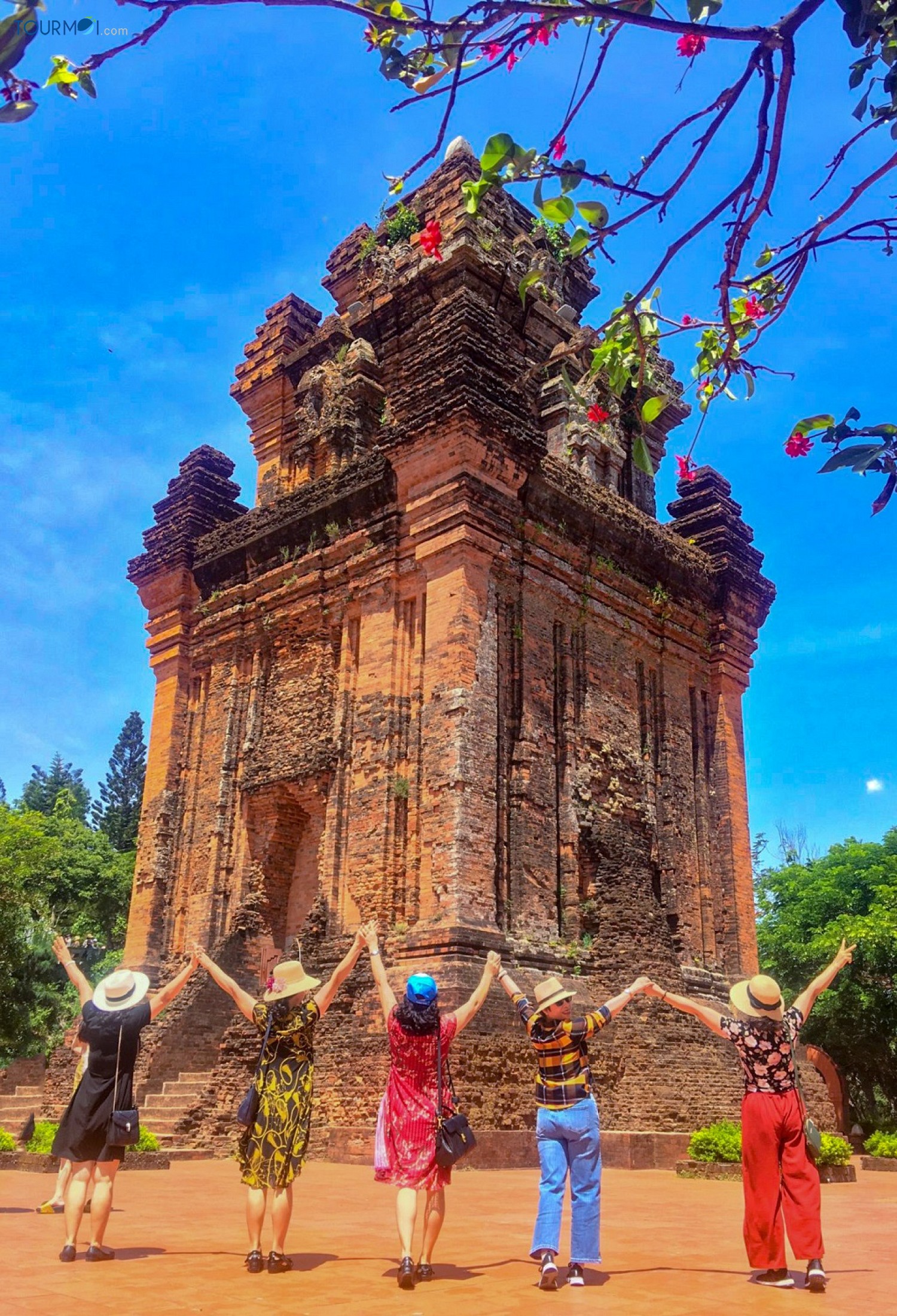 Đi đâu, xem gì ở Phú Yên? 7 gợi ý tuyệt vời để khám phá du lịch Phú Yên - Ảnh 6 Đi đâu, xem gì ở Phú Yên? 7 gợi ý tuyệt vời để khám phá du lịch Phú Yên - Ảnh 6