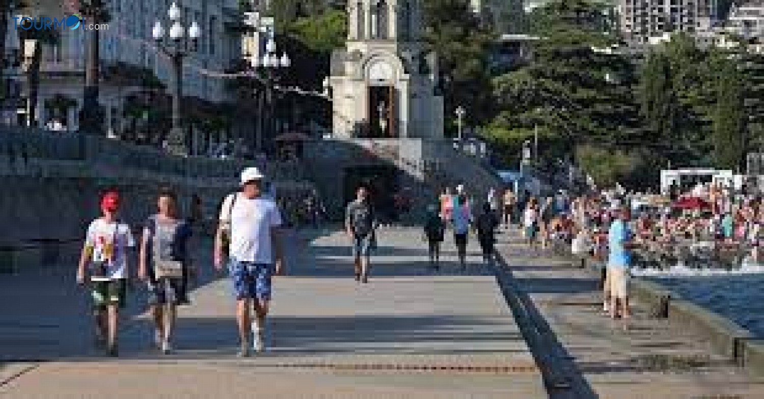 Đi du lịch nga nên mặc gì - Ảnh 2 Trang phục m ùa hè nước nga