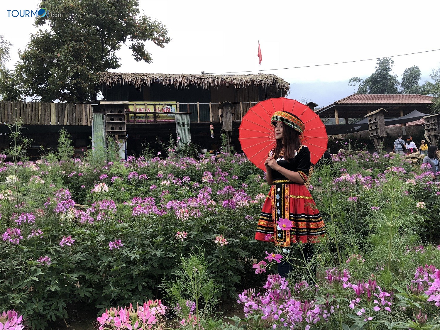 Độc đáo trang phục các dân tộc ở Sơn La khi mùa xuân về - Ảnh 3