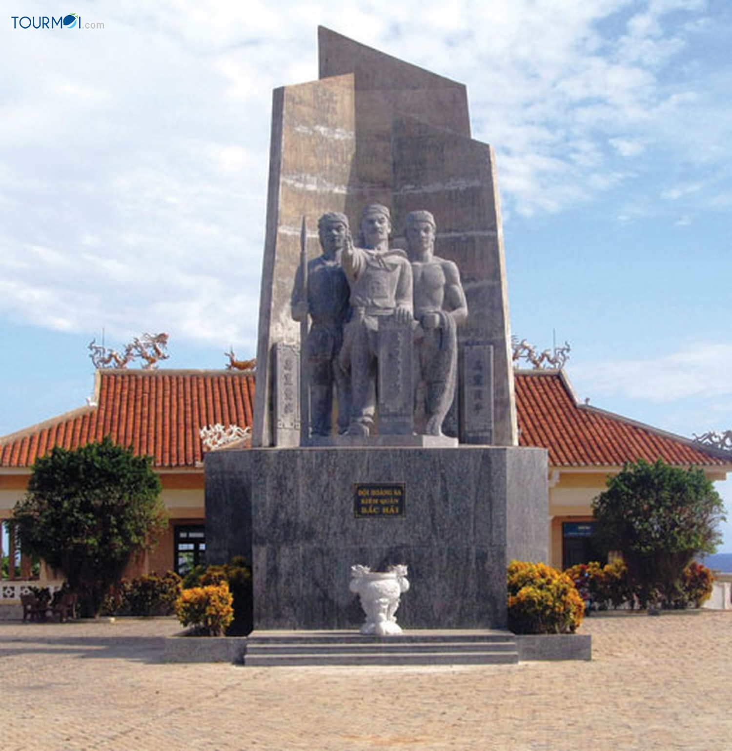 Giới thiệu các điểm thăm quan trên Đảo Lý Sơn - Ảnh 4 Giới thiệu các điểm thăm quan trên Đảo Lý Sơn - Ảnh 4