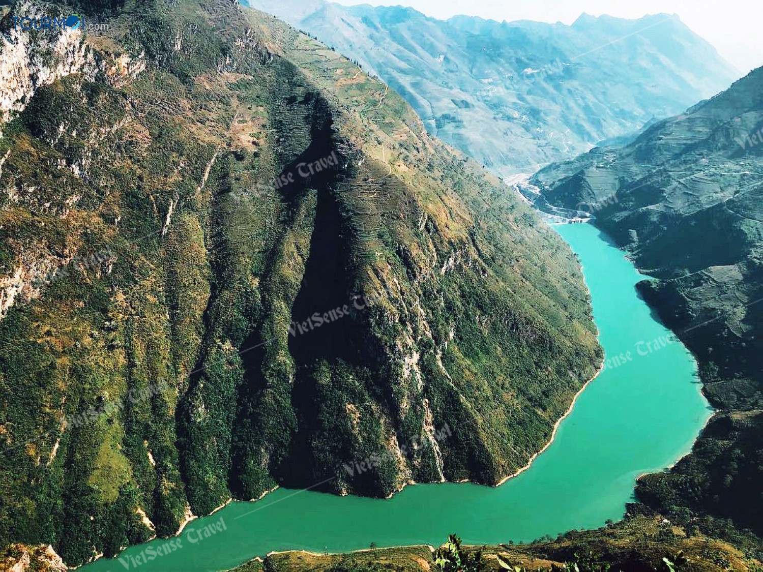 Kỳ quan Hẻm Tu Sản dưới dòng Sông Nho Quế, Hà Giang - Ảnh 1 Kỳ quan Hẻm Tu Sản dưới dòng Sông Nho Quế, Hà Giang - Ảnh 1