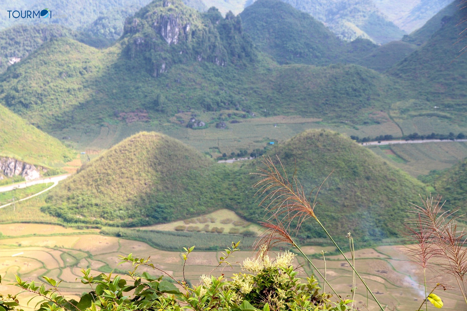 Tour Du lịch Hà Giang 4 Ngày: Đồng Văn - Lung Cũ - Mèo Vạc - Mã Pì Lèng - Ảnh 1 Tour Du lịch Hà Giang 4 Ngày: Đồng Văn - Lung Cũ - Mèo Vạc - Mã Pì Lèng - Ảnh 1