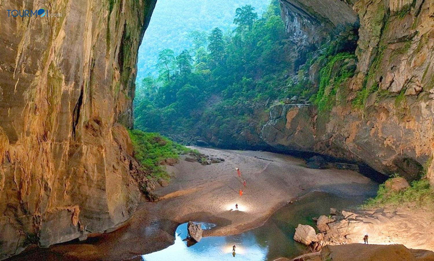 Tour Khám Phá Hang Sơn Đòong - Ảnh 1 Tour Khám Phá Hang Sơn Đòong - Ảnh 1