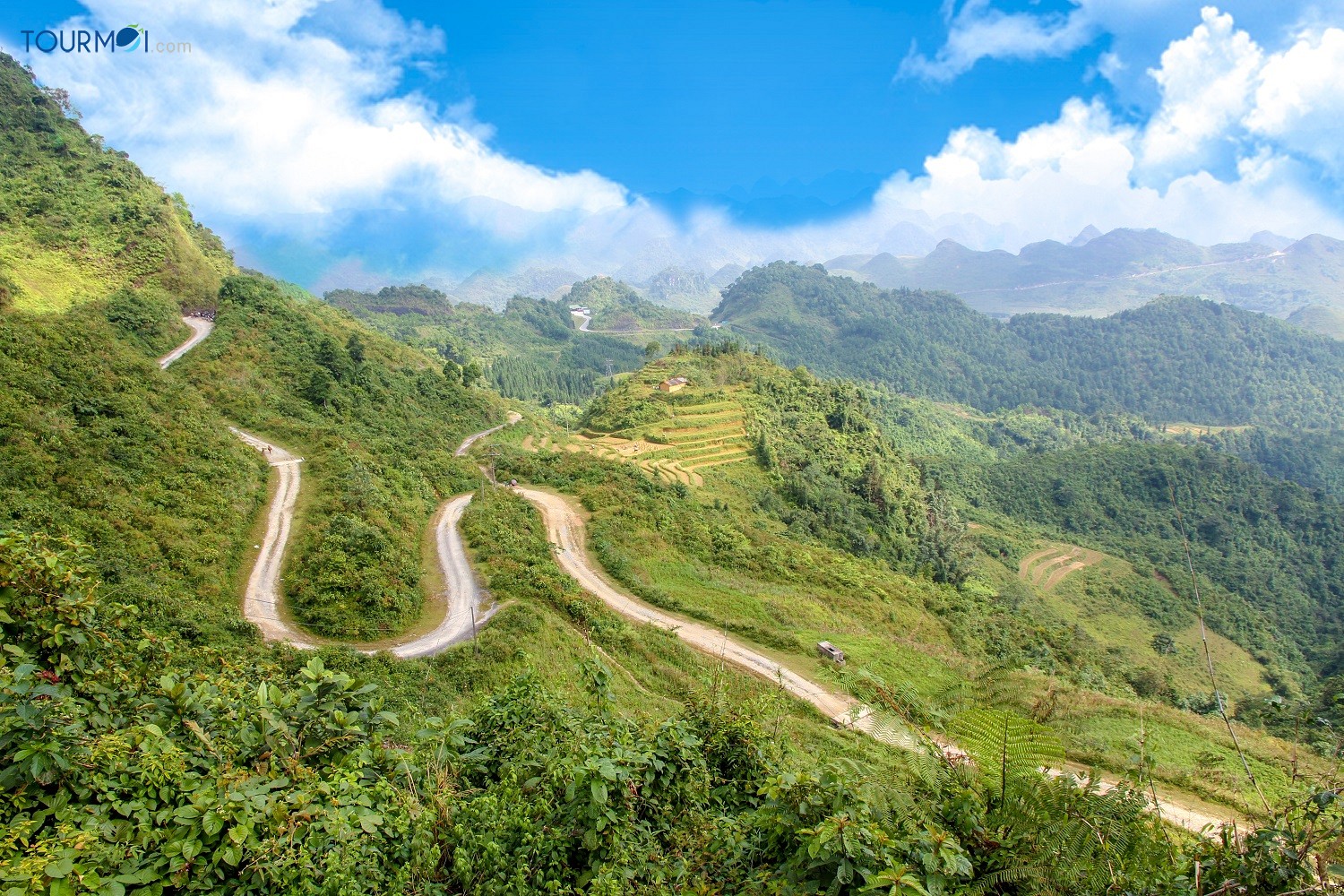 Tour Du lịch Hà Giang 4 Ngày: Đồng Văn - Lung Cũ - Mèo Vạc - Mã Pì Lèng - Ảnh 3 Tour Du lịch Hà Giang 4 Ngày: Đồng Văn - Lung Cũ - Mèo Vạc - Mã Pì Lèng - Ảnh 3