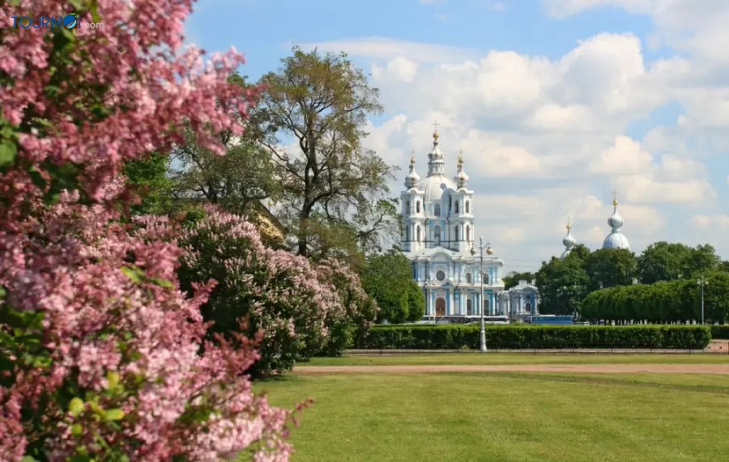 Chiêm ngưỡng Nhà thờ Smolny đẹp lung linh dưới các góc ảnh - Ảnh 1 Chiêm ngưỡng Nhà thờ Smolny đẹp lung linh dưới các góc ảnh - Ảnh 1