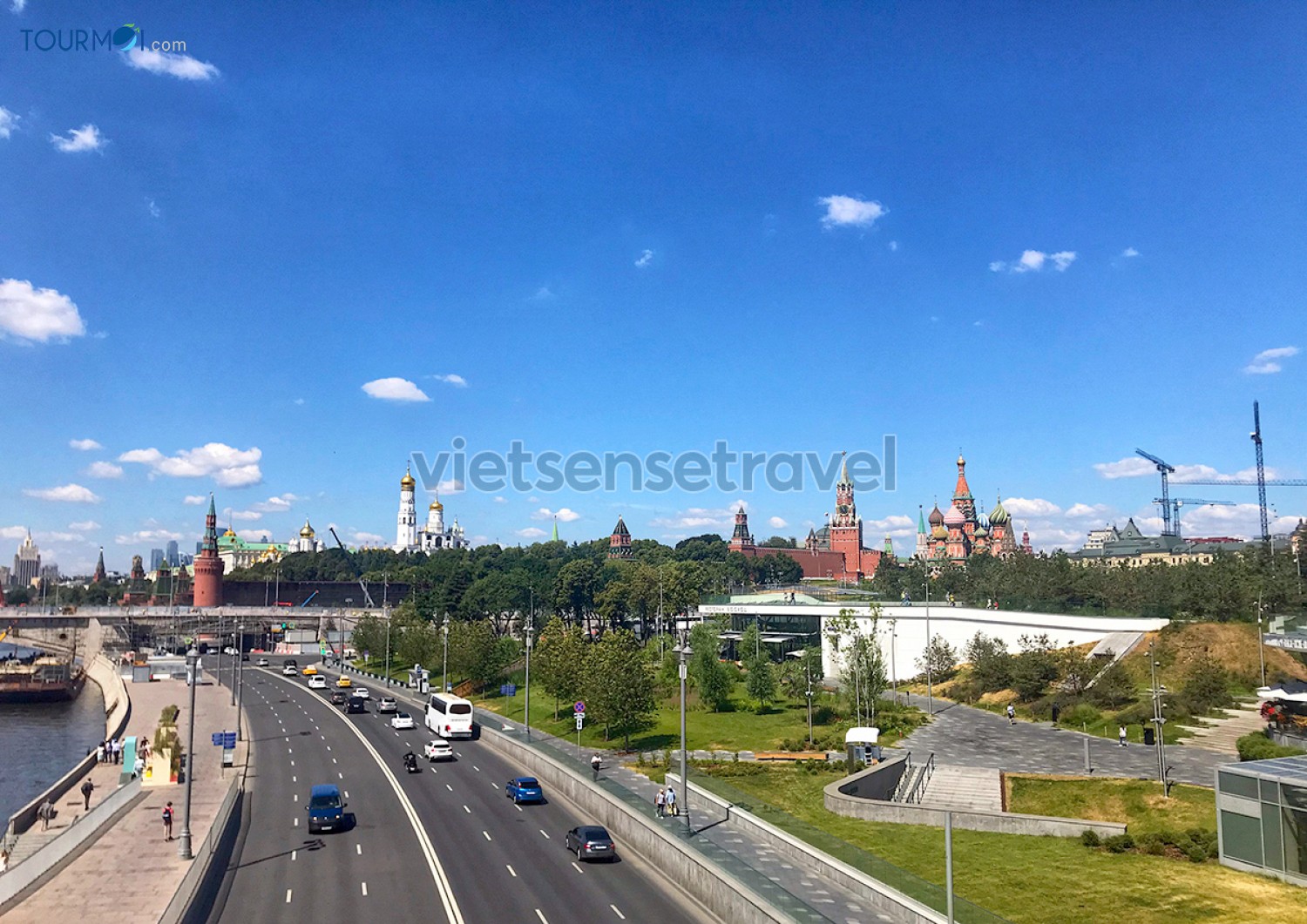 Hướng dẫn thăm quan Điện Kremlin từ ngoài vào bên trong - Ảnh 1