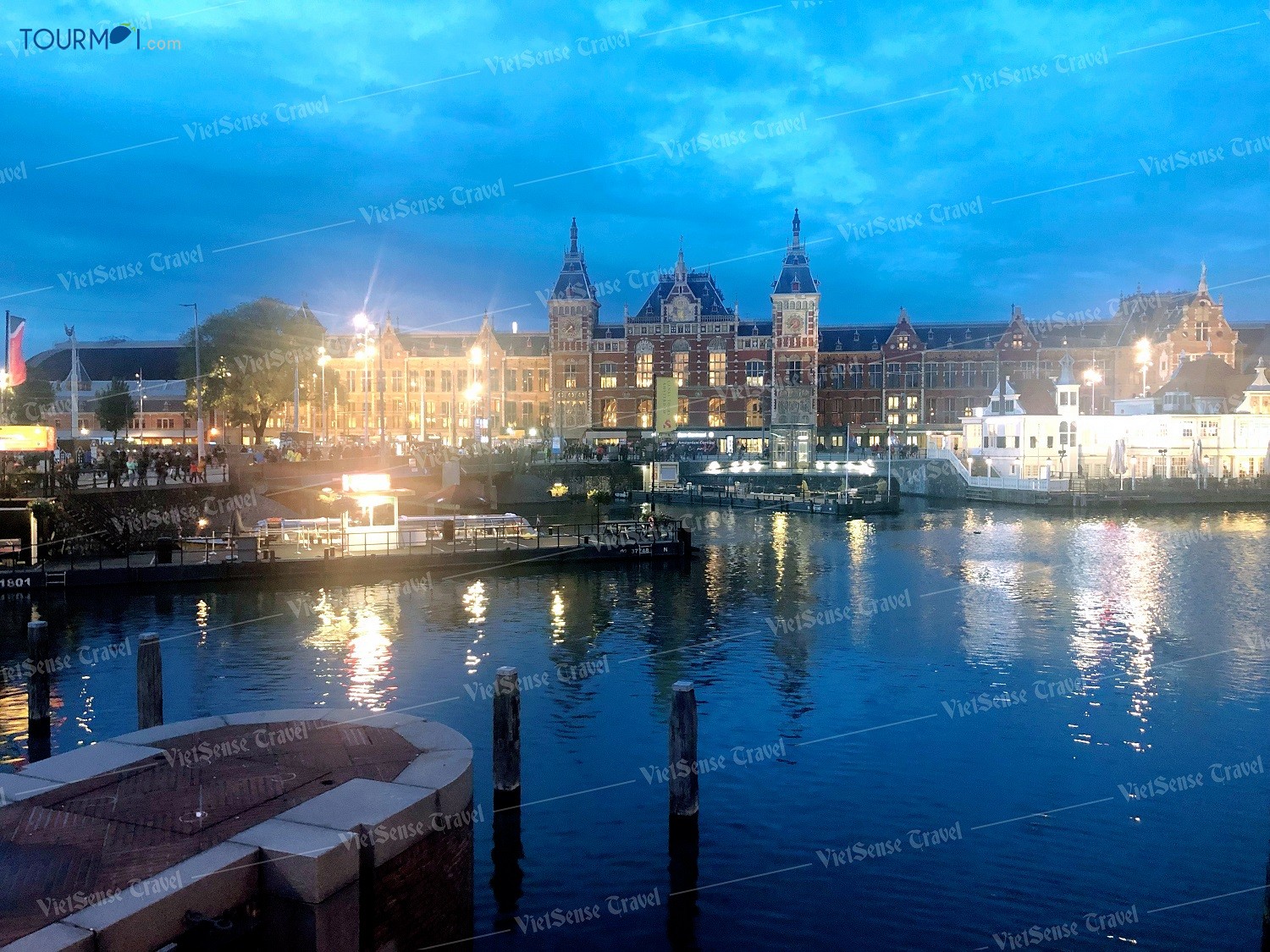 Những trải nghiệm tuyệt vời tại thủ đô Amsterdam, Hà Lan - Ảnh 1 Những trải nghiệm tuyệt vời tại thủ đô Amsterdam, Hà Lan - Ảnh 1