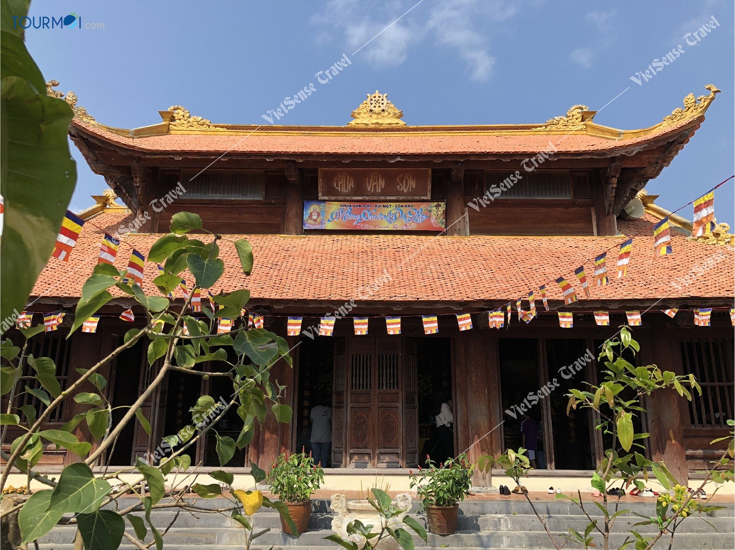 Vân Sơn Tự, ngôi Chùa Núi Một Côn Đảo đẹp nhất Việt Nam - Ảnh 3 Vân Sơn Tự, ngôi Chùa Núi Một Côn Đảo đẹp nhất Việt Nam - Ảnh 3